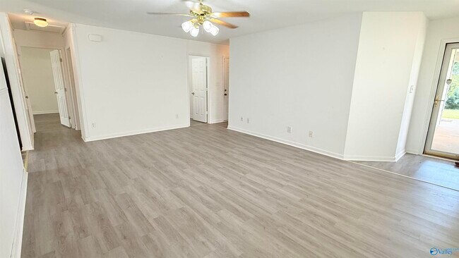 Building Photo - 15251 Tyler Mill Dr