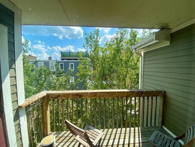 Building Photo - 111 W 8th St