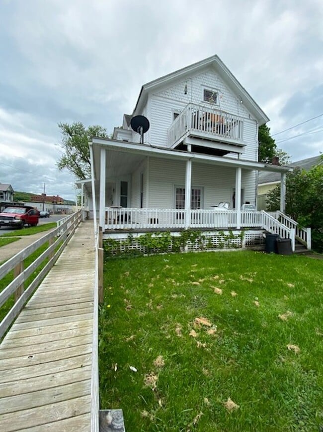 Building Photo - 56 Amm St