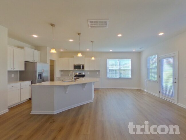 Building Photo - 5810 Oak Br Cir