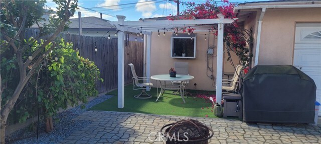 Foto del edificio - 4436 W 165th St