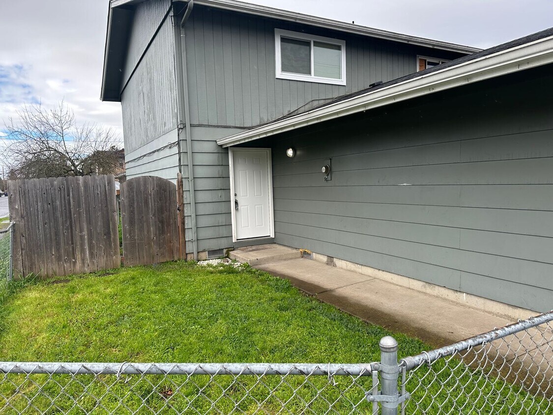 Primary Photo - Updated 2 bedroom, 1 bath with garage!