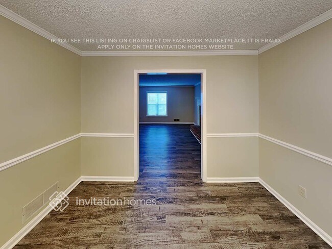 Building Photo - 1371 Willowbrook Dr SW