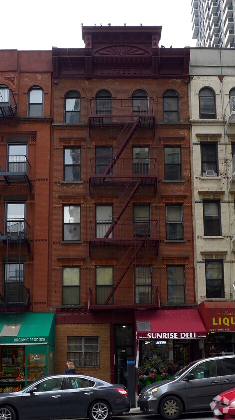Building Photo - 1366 York Ave