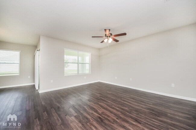 Foto del edificio - 1461 Powell Ln