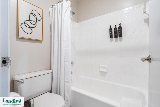 Foto del edificio - 1000 Palm Pl Dr NE