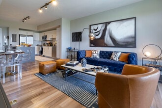 Building Photo - The Rise at Plantation Walk