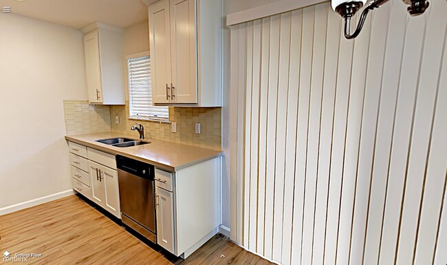 Foto del edificio - 2336 Villanova Cir