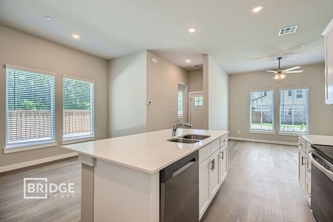 Foto del edificio - 1016 Hudson Wy