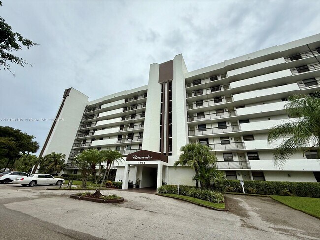 Building Photo - 1266 S Military Trail