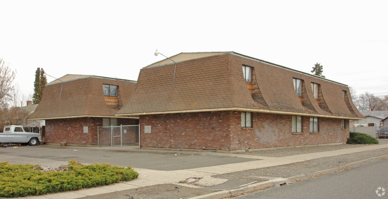 Primary Photo - 1318-1320 Mckinley Ave