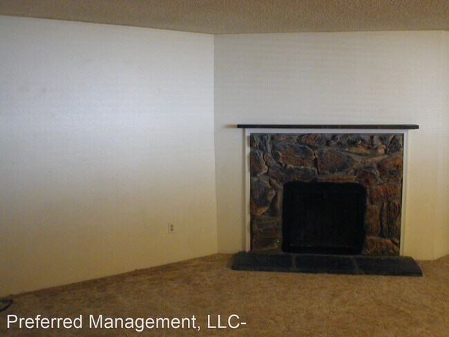 Building Photo - 3312 Frontier St