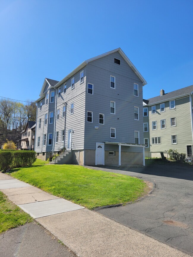 Building Photo - 463 East St