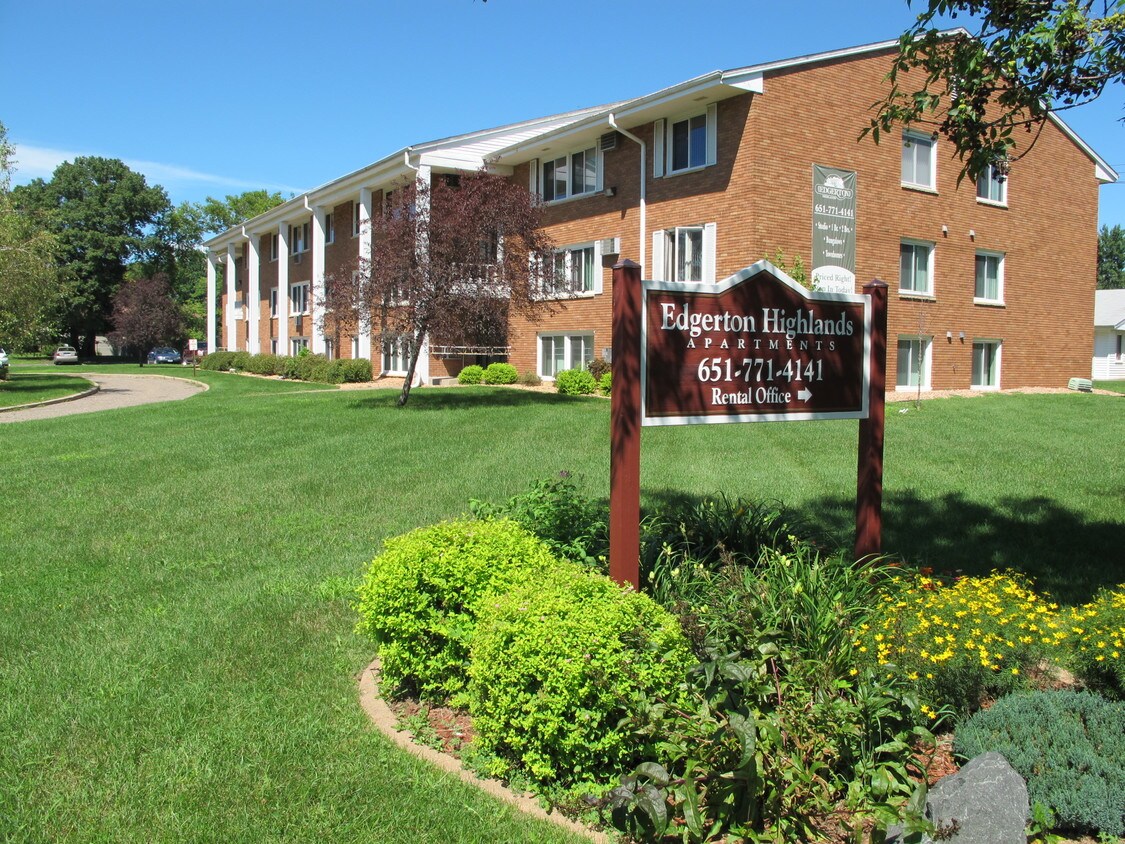 Edgerton Highlands Apartments in Maplewood, MN