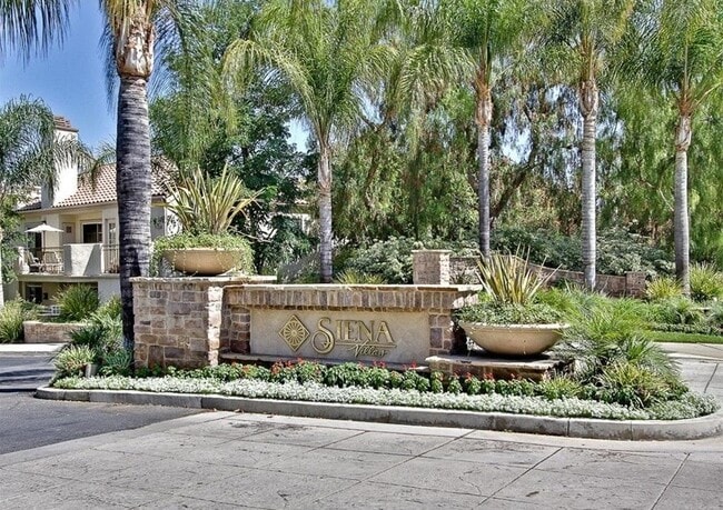 Building Photo - 24105 Del Monte Dr