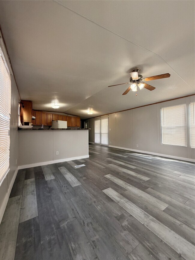 Building Photo - 14331 Greenville St