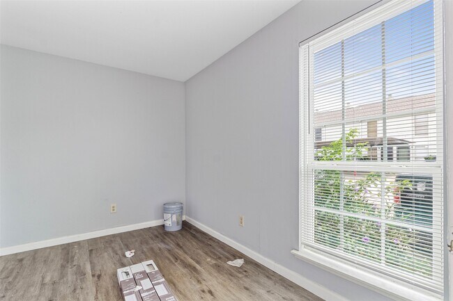 Building Photo - 8657 Village of Fondren Dr