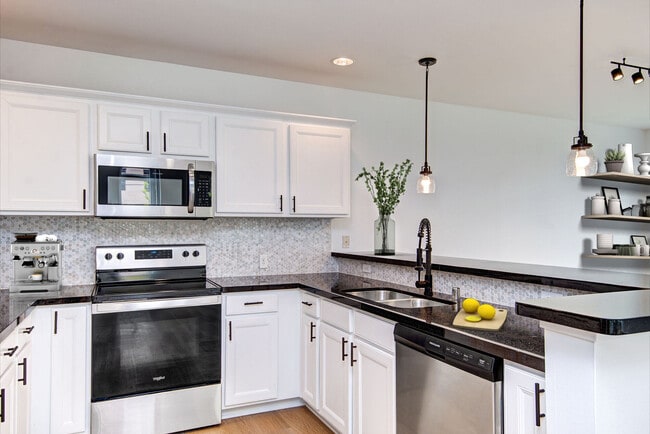 Hanna Heights apartments — community photo - Hanna Heights North