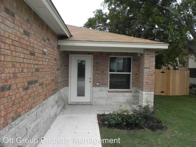 Building Photo - 108 E Truman Ave