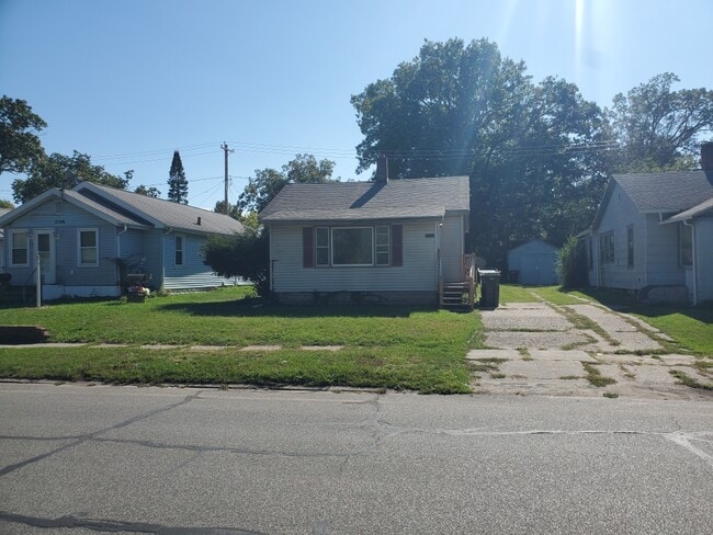 Building Photo - 1722 E Calvert St