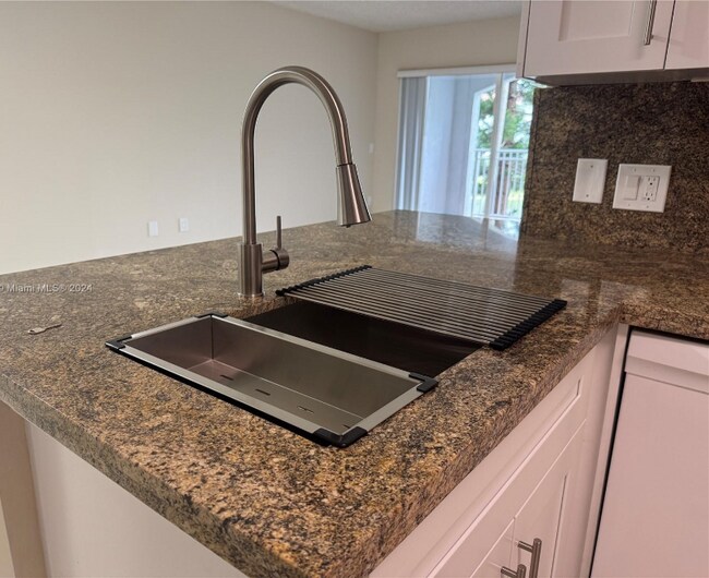 Foto del edificio - 165 NW 96th Terrace