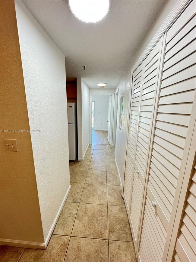 Building Photo - 2901 Riverside Drive 203, Coral Springs, F...
