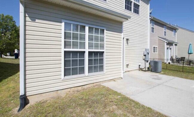 Foto del edificio - 4442 Snowcrest Ln