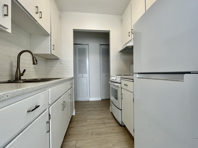 Building Photo - 306 Balsam St