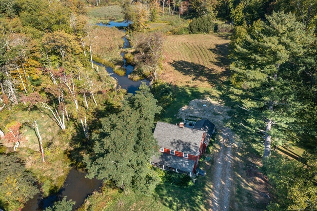 Building Photo - 62 Brush Hill Rd