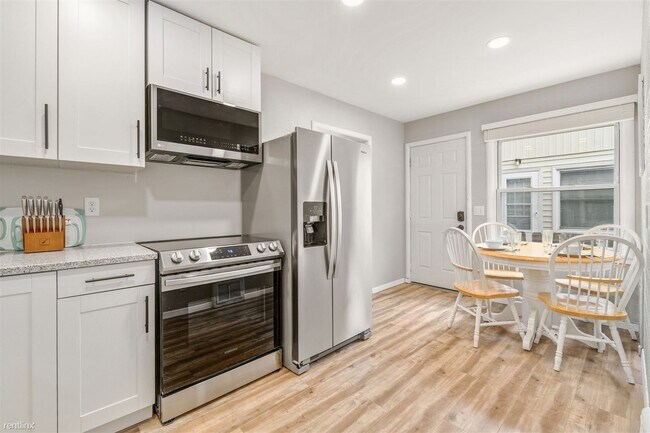 Foto del edificio - 2 br, 1 bath Duplex - 3839 Quail Avenue No...