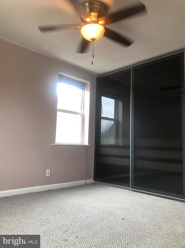Foto del edificio - 8905 Convent Ave