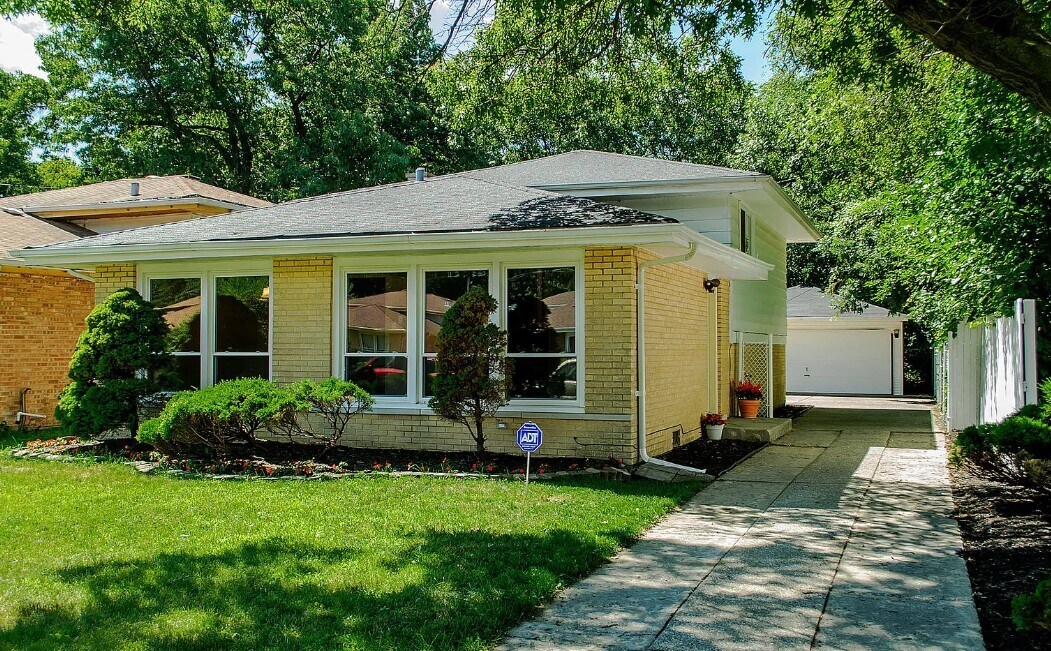 Foto principal - 925 E 148th St