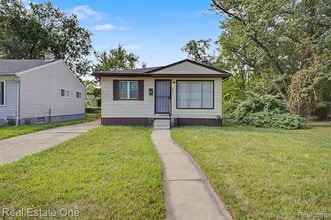 Building Photo - 29679 Glenwood St
