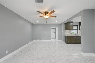 Building Photo - 1913 Scarborough Ln Building Photo - 1913 Scarborough Ln