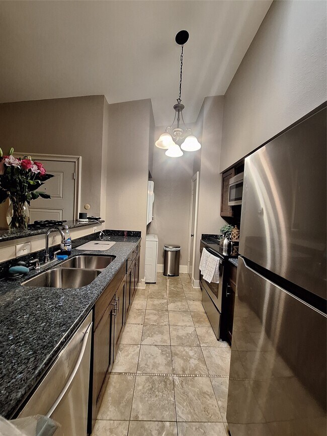 Foto del edificio - 2425 Augusta Dr