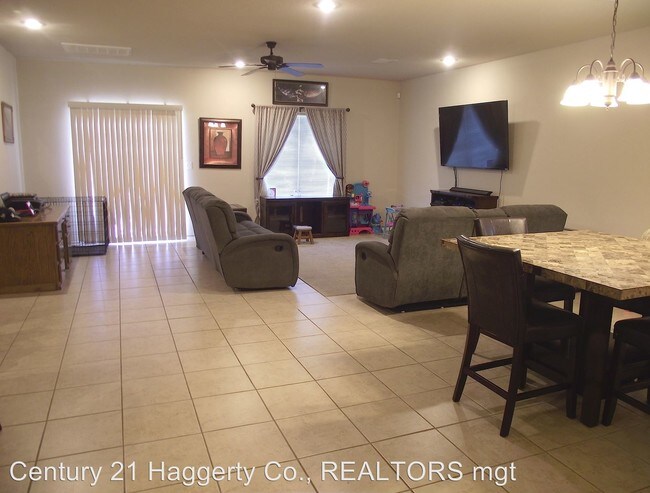 Foto del edificio - 3 br, 2 bath House - 14677 Randall Cunningham