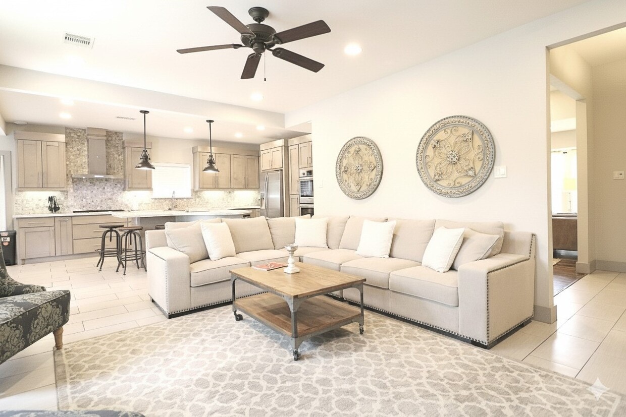 Primary Photo - 5251 Lymbar Dr