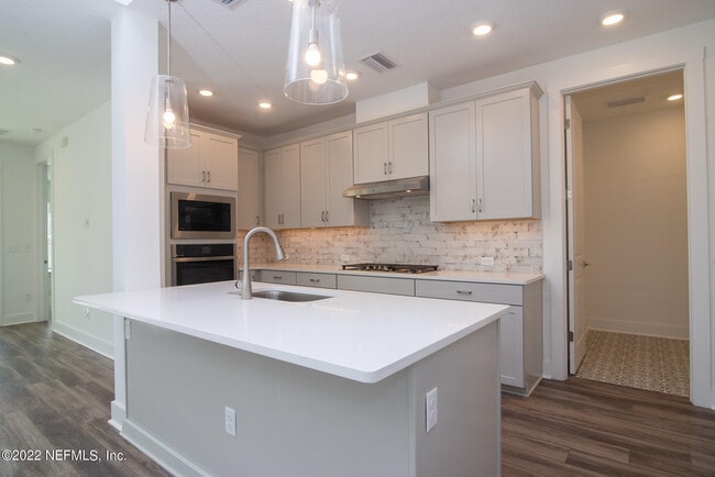 Building Photo - 183 Millenia Dr