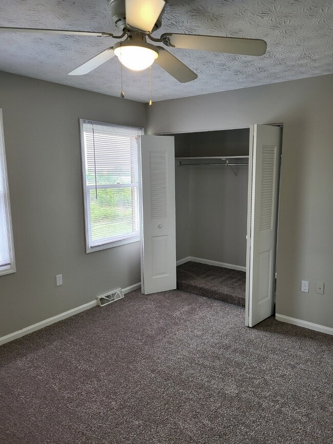 Building Photo - 335 Churchill Dr