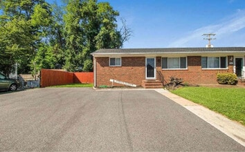 Building Photo - 202 Cedar Dr