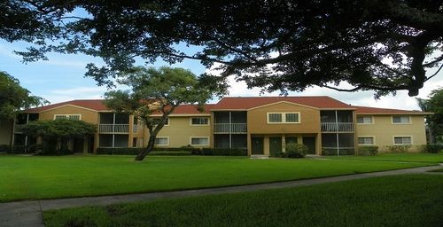 Building Photo - 4200 Community Dr