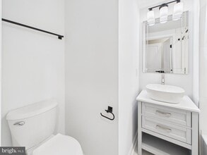 Building Photo - 1320 Grove St