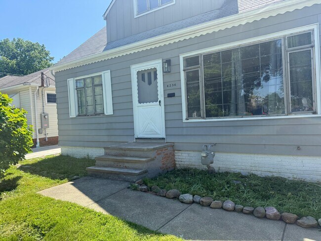Foto del edificio - 6236 Westminster Dr