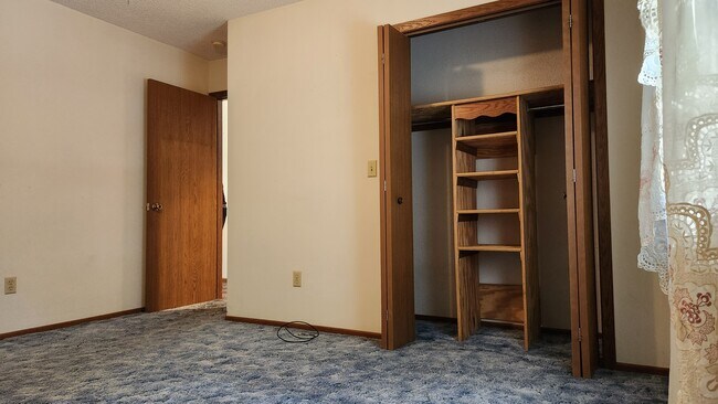 Bdrm - 2796 E McMillan Rd