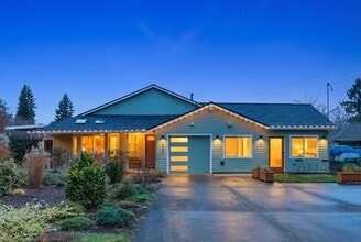 Building Photo - 5003 NE Mason St