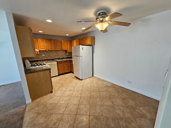 Foto del edificio - 829 Pondview Ct