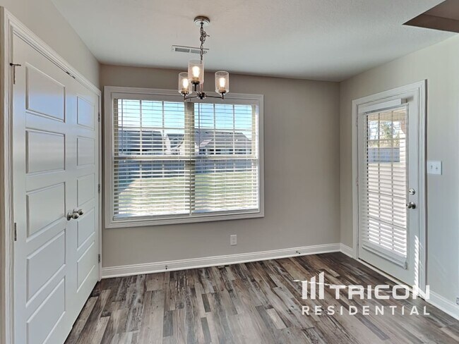 Building Photo - 1085 Dublin Dr