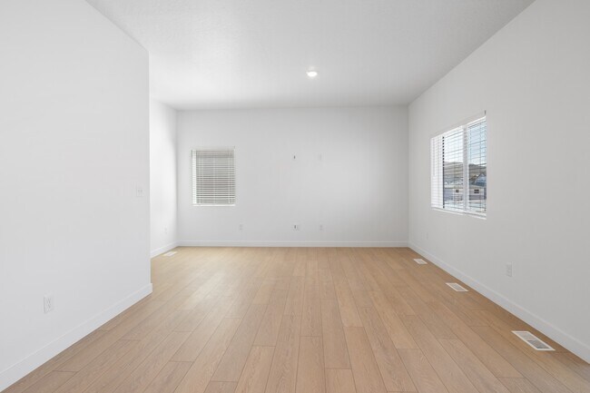 Foto del edificio - 1943 N Fireball Ln