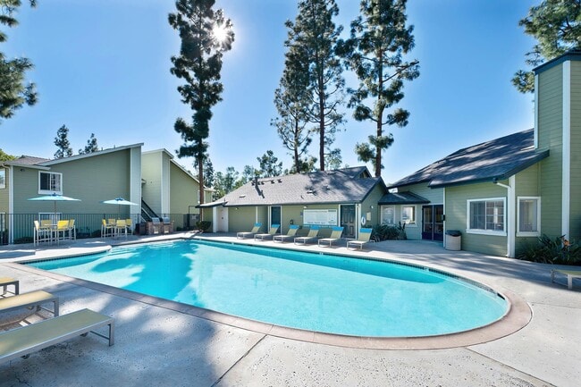 Building Photo - Forest Glen