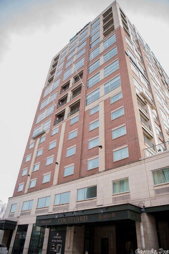 Foto principal - 521 President Clinton Ave